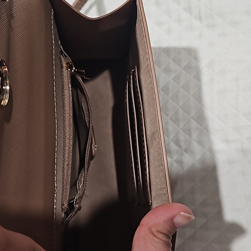 Crossbody Purse - Picture 4 of 4